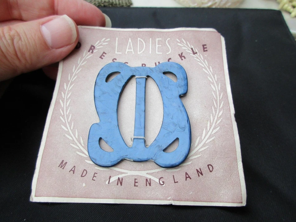 ANTIGUO VINTAGE ART NOUVEAU DECO AZUL CINTURÓN PLÁSTICO TEMPRANO RETRO VESTIDO HEBILLA ANTIGUO  Foto 3 de 4