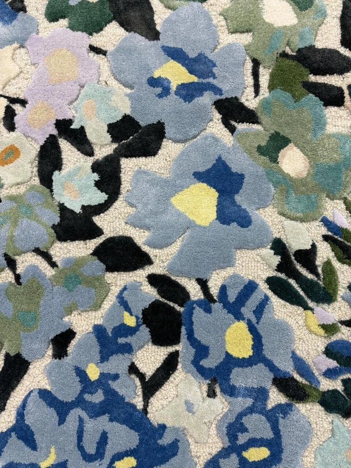 Alfombra de lana y viscosa acolchada a mano floral verde Cassia Foto 4 de 4