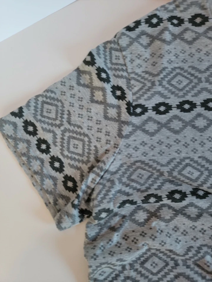 Men's T Shirt Mossimo Supply Co. XXL Geometric Pattern Gray Foto 3 de 4