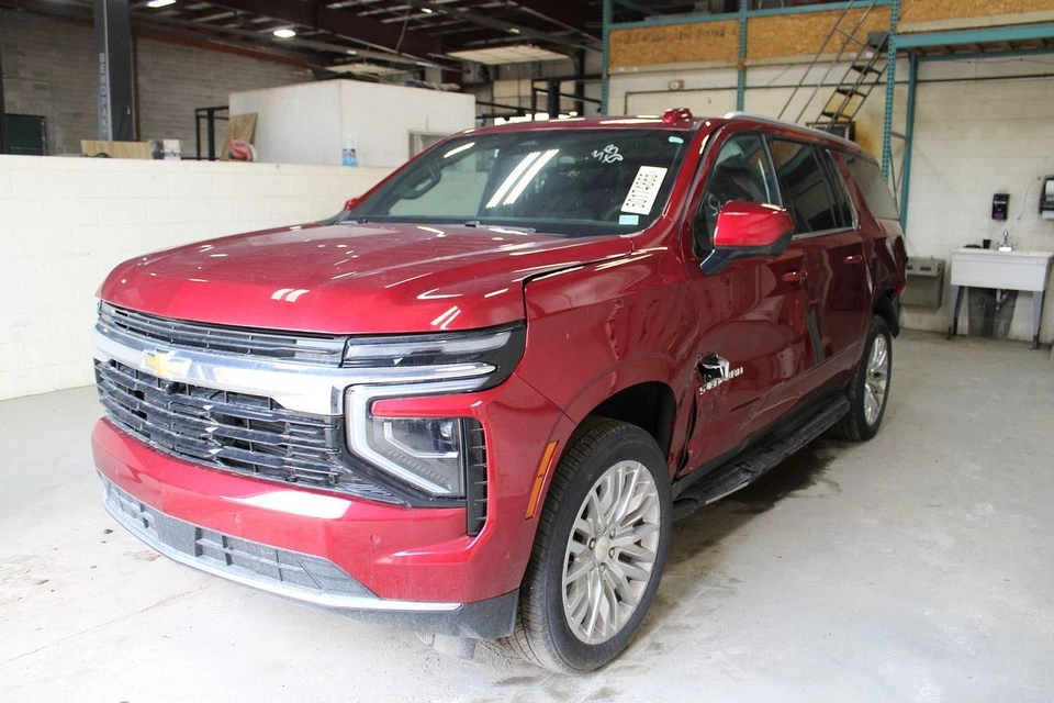 Pinza trasera derecha pasajero 85138731 para Chevrolet Suburban 1500 2025 3078756 Foto 4 de 4