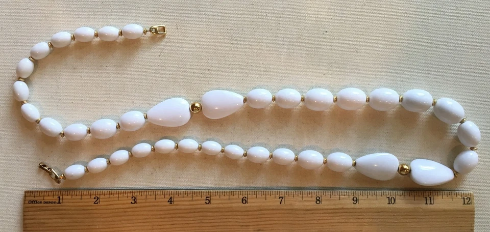 Collar Napier Vintage Distintivo Resina Plástico Cuentas Espaciadores Tono Oro Blanco 30" Foto 3 de 4