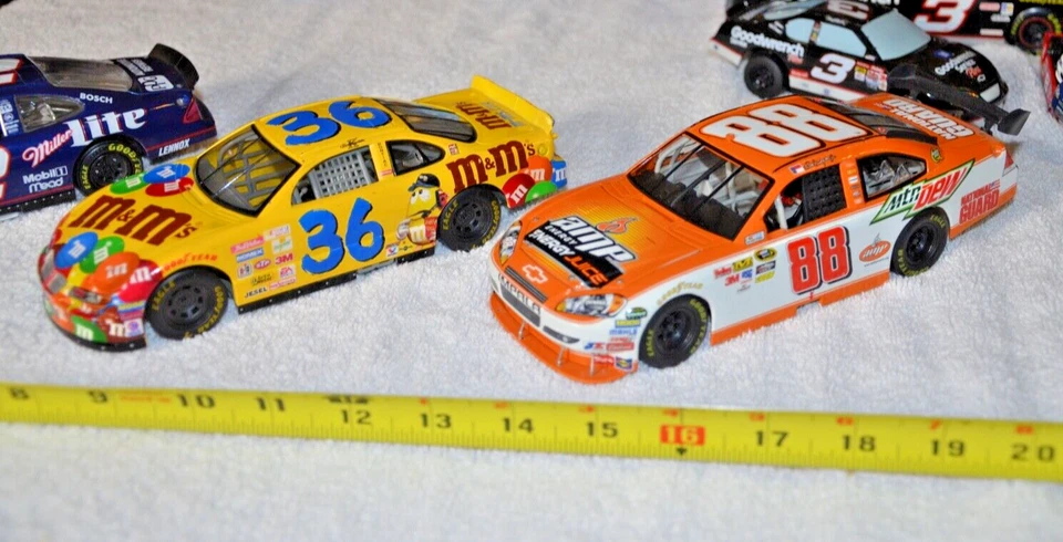 Cantidad 3 coches de metal fundido a presión Dale Earnhardt Jr #88 Amp Energy, M&M, Lite 1:24 Foto 3 de 4