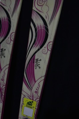 K2 LUV BUG SKIS SIZE 136 CM WITH NEW ROXY BINDINGS | eBay