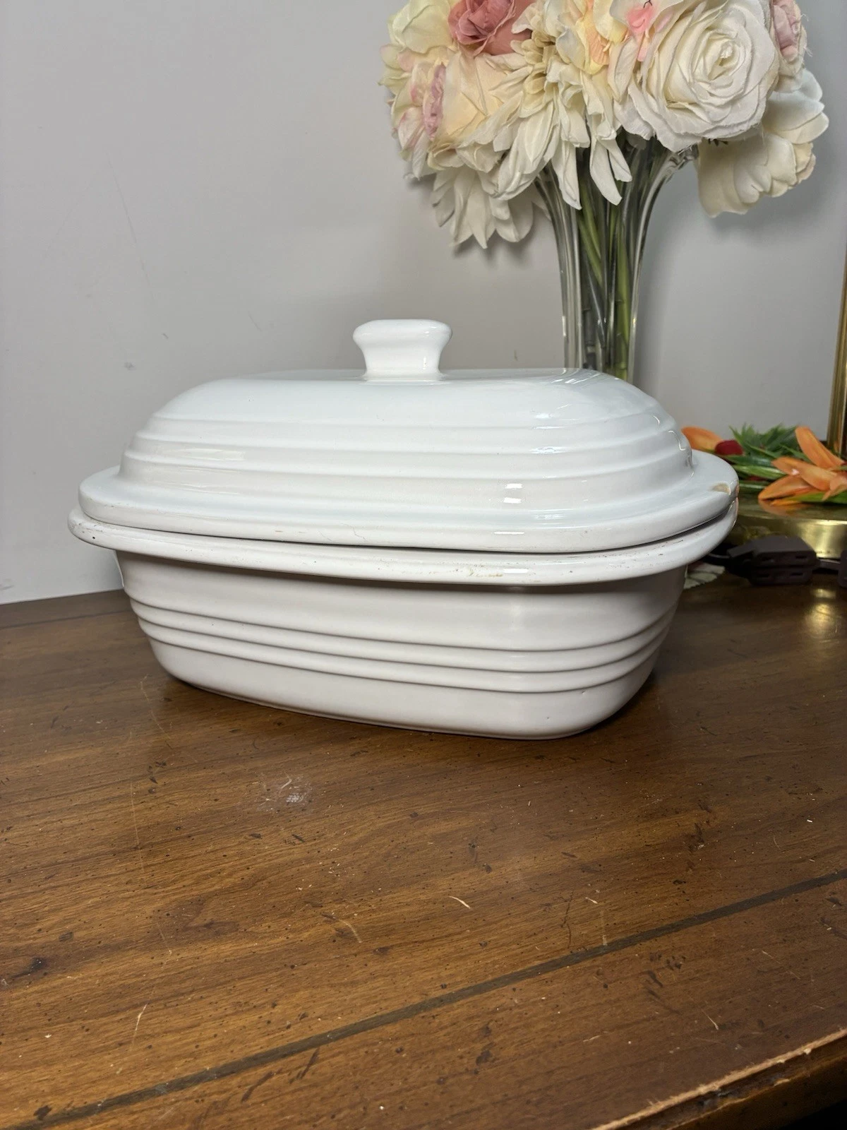 Pampered Chef Stoneware Deep Covered Baker Roast Pan White with Lid - 3.1 Qt
Opens in a new window o