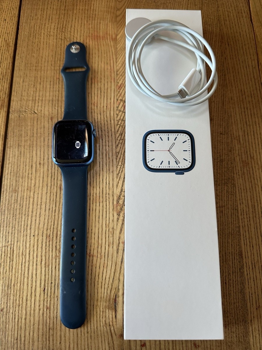 Apple Watch Series 7 45mm Aluminum Blue Case with Abyss Blue Apple Watch Series 7 45mm Aluminum Blue Case with Abyss Blue