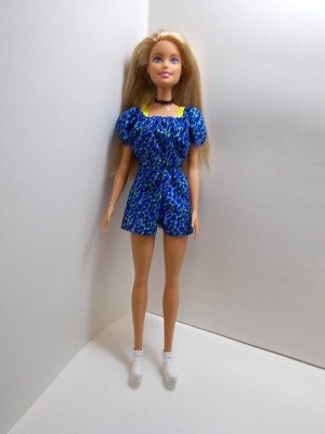 Fiat 500 Barbie doll FVR07