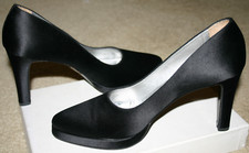 CLASSIC Vera Wang BLACK Satin PLATFORM Pumps SHOES 4" Heel Size 8.5 M $295