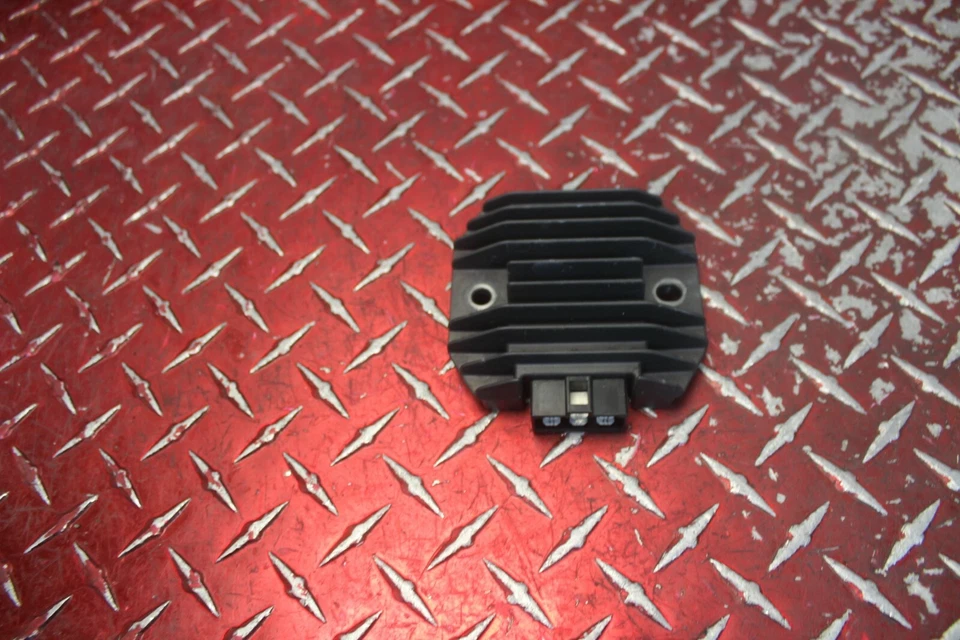 2008 - 2012 KAWASAKI NINJA 250R OEM RECTIFIER VOLTAGE REGULATOR DND - Image 2 of 4