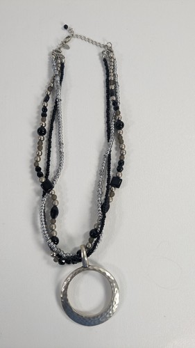 Premier Design Beaded 3-Strand Necklace Black & Silver Hammered Circle Pendant - Picture 5 of 7