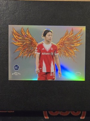 2025-26 Topps Chrome UWCL Momoko Tanikawa RC Bayern Munich Arise SSP #A-18