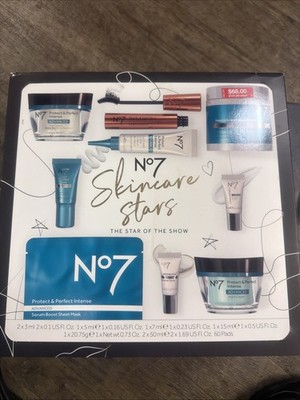 No7 The Star of the Show Cosmetic Gift Set (QNZZ3)