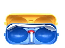 Eierbox Eieraufbewahrungs Box mit 2 Löffeln und einem kleinen Salzstreuer / wie