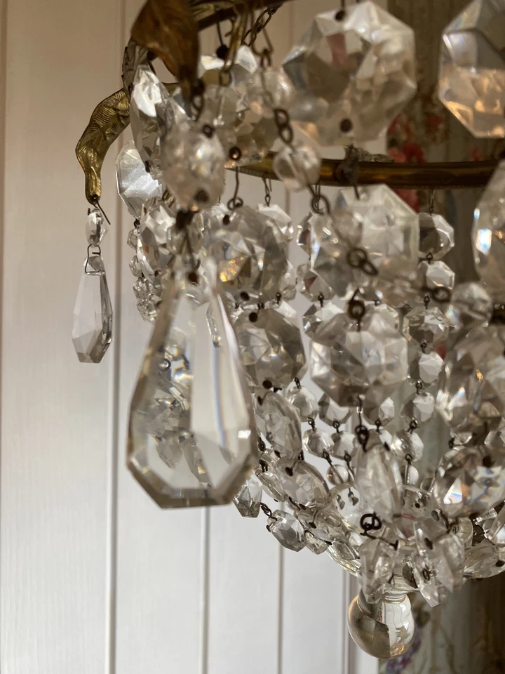 LUSTRE ANTIGO CINTILANTE DE CRISTAL DE CHUMBO E LATÃO DOURADO CESTA DE CRISTAL DE CHUMBO - Imagem 3 de 4