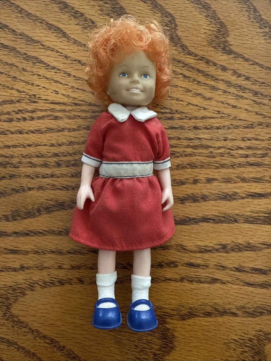 Vintage 1982 Knickerbocker Little Orphan Annie Doll W/ Shoes