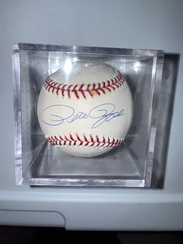 Pete Rose Signed Autographed baseball