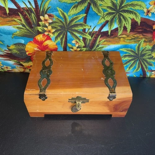 VINTAGE costume jewelry lot