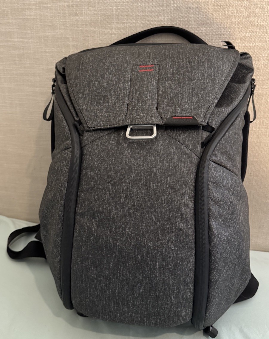 Peak Design 20L Everyday Backpack Charcoal V1 Gray for Photo  display picture 1