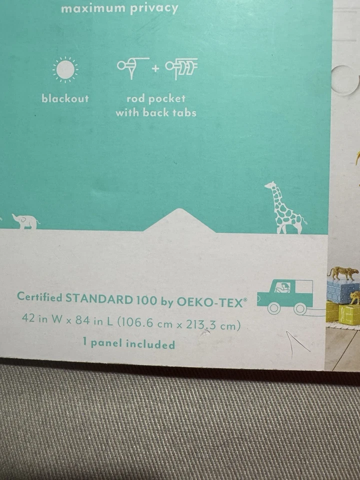 Cortina opaca Pillowfort 99,9 % - color tostado/gris, 1 panel, 84 pulgadas #A106 Foto 3 de 4