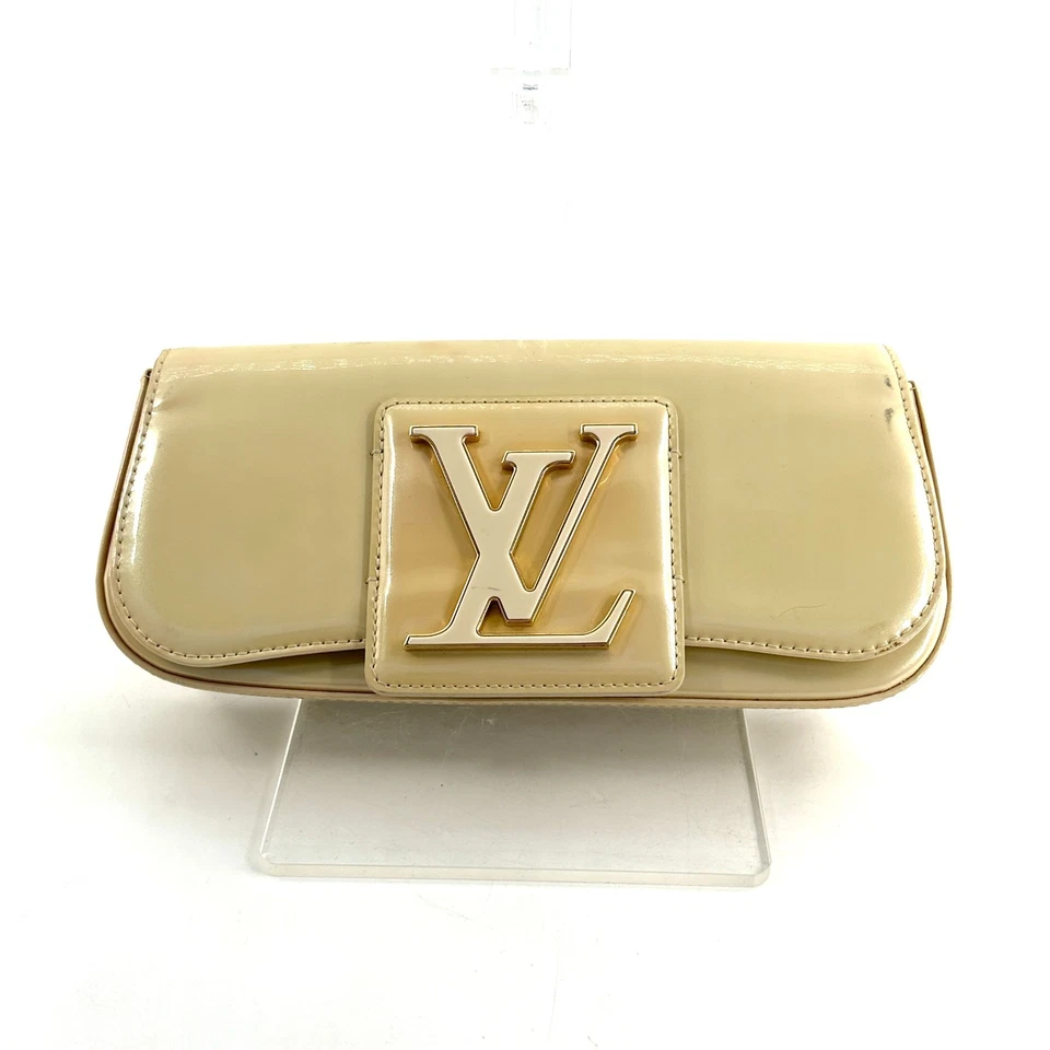 Bolsa de mão Louis-Vuitton monograma Vernis pochette sobe pérola amarela autêntica - Imagem 2 de 4