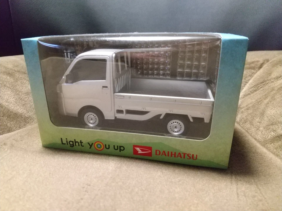 Mini Car Daihatsu Hijet Truck Silver Pullback Novelty Color Sample 1/32 KEITORA - Image 4 of 4