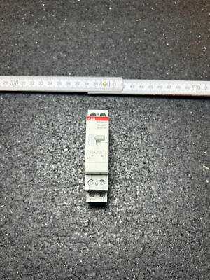 Neu 1 Stk. ABB E252-12 Stromstoßschalter 12V 16A - 250V