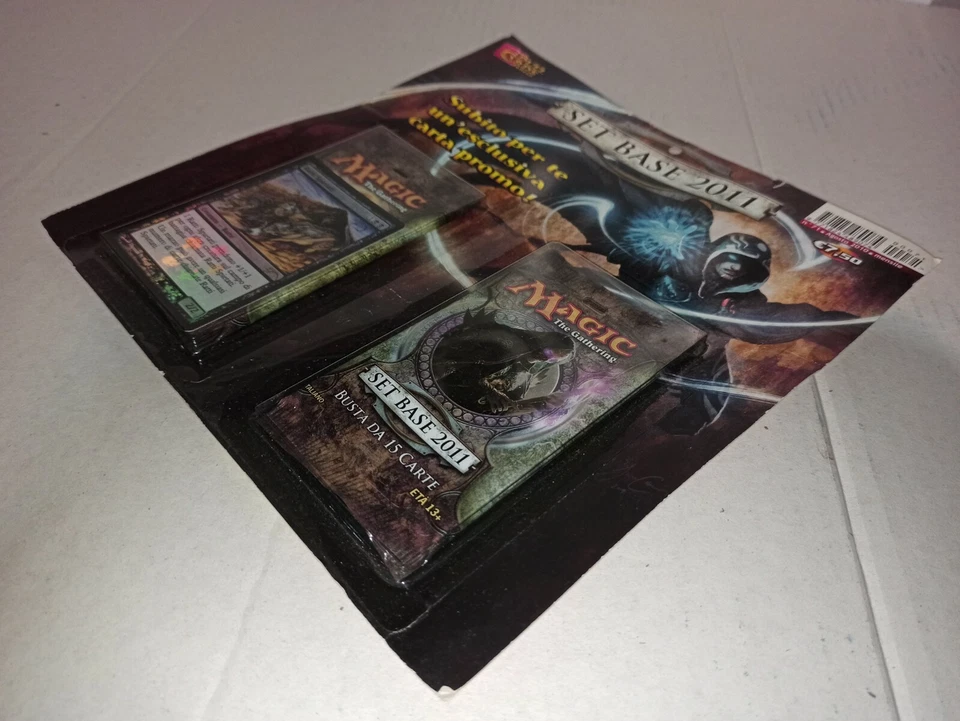 Magic The Gathering Set Base 2011 Kit 2 Buste + Carta Promo Ita Sigillato - Immagine 4 di 4