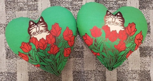 Kliban Cat Amongst the Red Roses Throw Heart Pillow. Valentines, Love c. 1970s