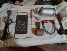 PRIMITIVE FARMHOUSE KITCHEN UTENSIL TOOLS LOT & Cookie Cutters 