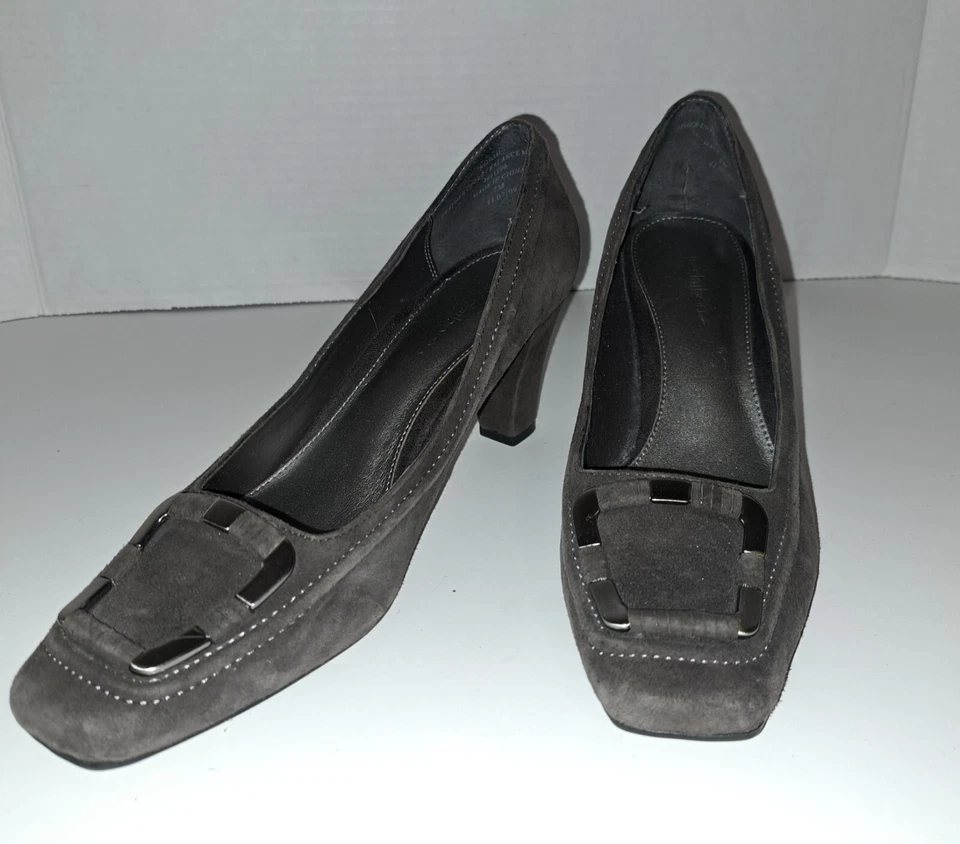 Liz Claiborne Norah Brown Suade Heels Women's 7M - Image 3 of 4