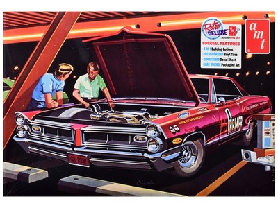 AMT AMT1578 1/25 Skill 2 Model Kit of 1965 Pontiac Grand Prix Show