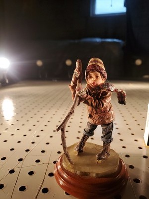 Timeless Treasures Figurine Jim Daly 1998  On Thin Ice  Signed Numbered Holidays