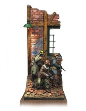 1/35 Resin Figure WWII German Soldiers Battle 3 Figs Including Scene Unpainted