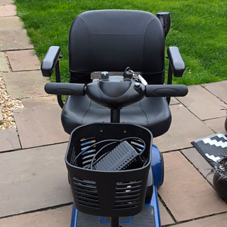 Pride Mobility Go Go Ultra X 4 Wheel Electric Scooter Swivel Seat Blue