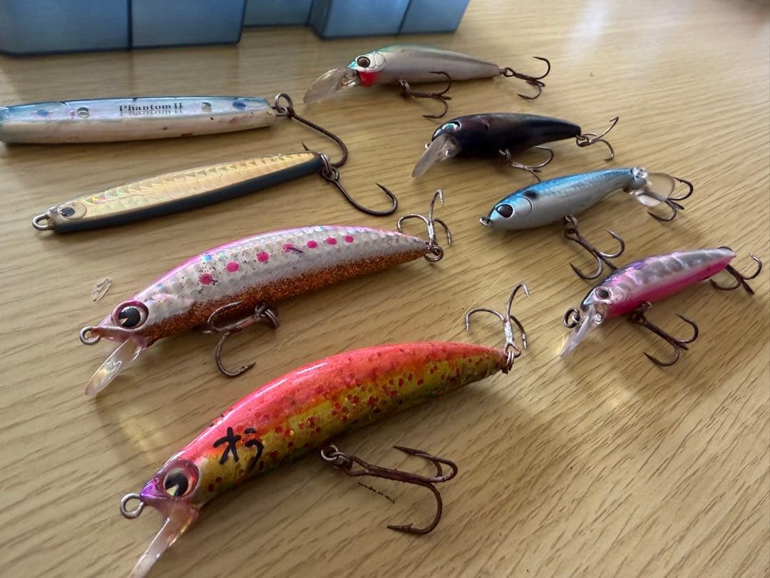 Set 8 Minnow Plugs With 1 Case - Image 2