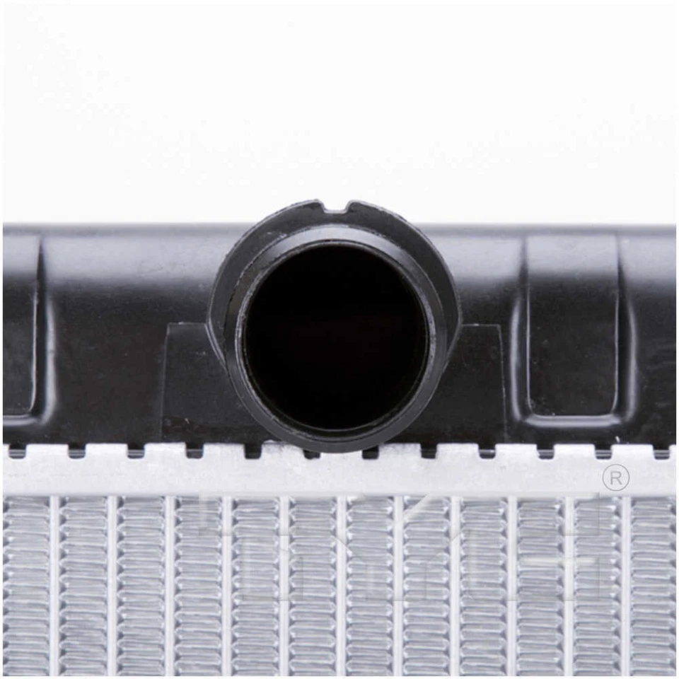 Radiador TYC 13005 para Nissan Máxima 07-08 Foto 3 de 4