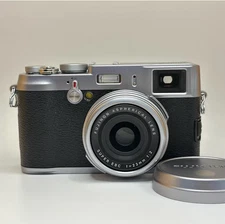 Fujifilm X100 12.3MP APS-C CMOS EXR 4x Optical Zoom Digital Camera -100% Working