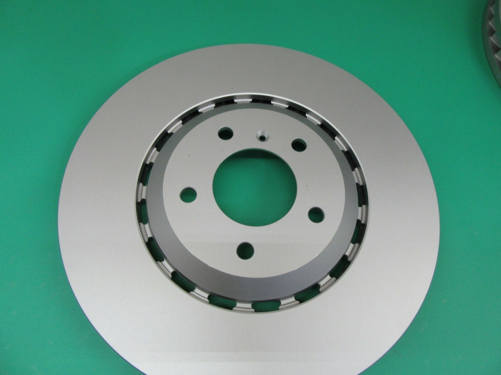 Bentley Bentayga rear brake rotor 4M0615601N 1pc