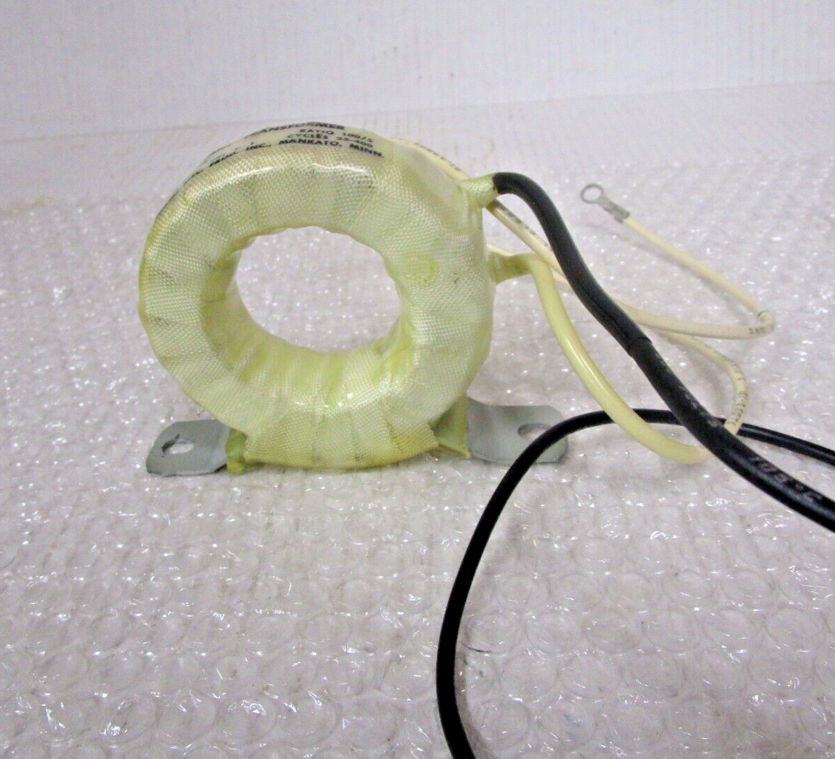 (1) NEW MIDWEST Current Transformer - 3CT11B -2VA -- Ratio 100/5