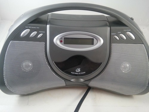 GPX bcd2306blk boombox CD player and radio 