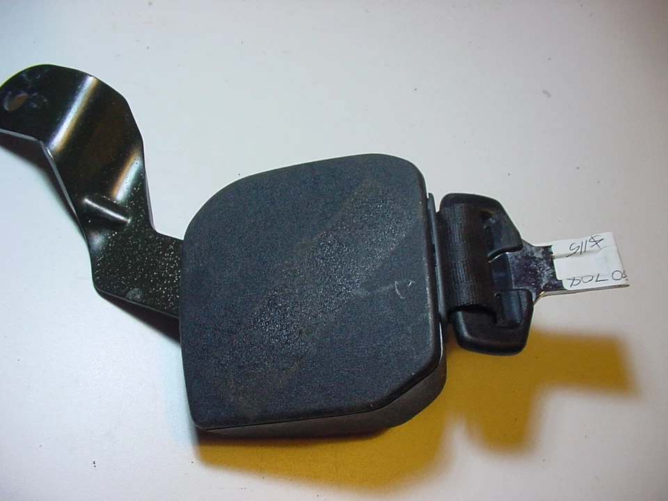 Cinturón trasero derecho VW Volkswagen Corrado  Foto 3 de 4