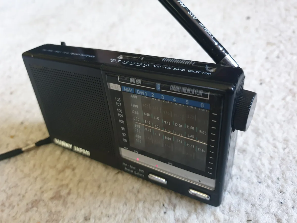 vintage mini transistor radio SUNNY JAPAN