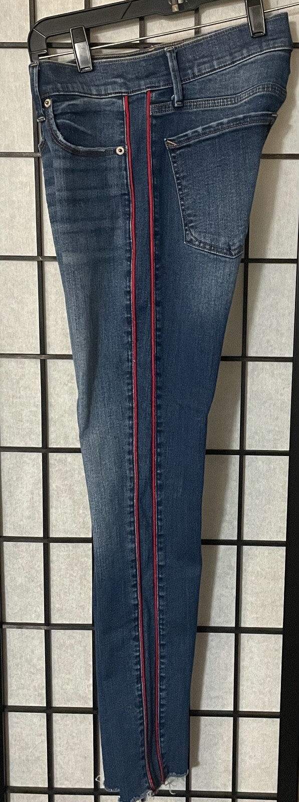 EXPRESS 4R DENIM PERFECT MID RISE ANKLE LEGGING RED STRIPE FRAYED