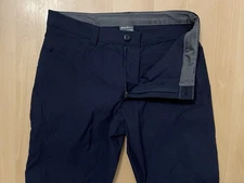 Eddie Bauer Tech Pants Men's Size 32X32 Navy Blue Lightweight Flat Front Solid
