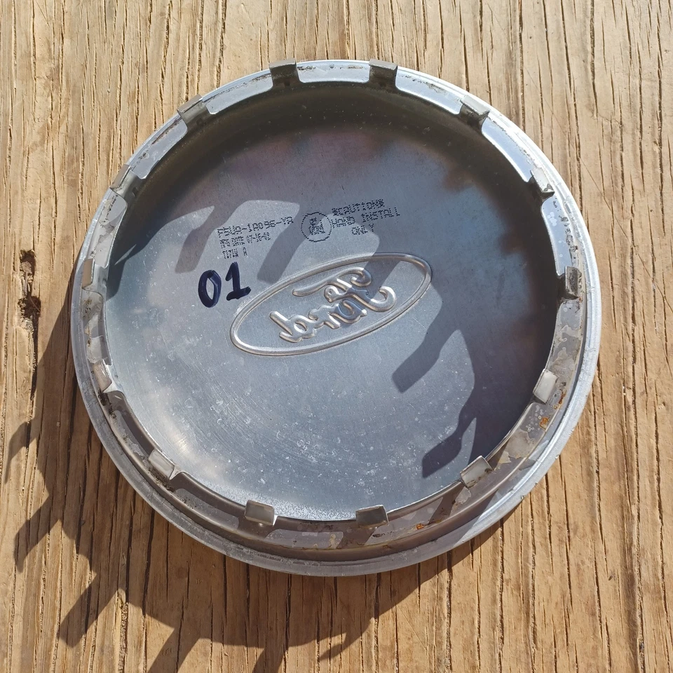 Tapa central mecanizada Ford E150 Econoline, 1993-2003, p/n F5UA-1A096-YA 01 Foto 3 de 3