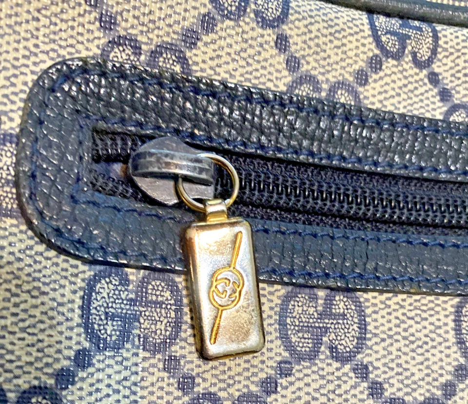 Auténtico Bolso Bandolera Gucci GG Supreme Monograma Años 80 Italia Forro Usado De Colección Foto 2 de 4