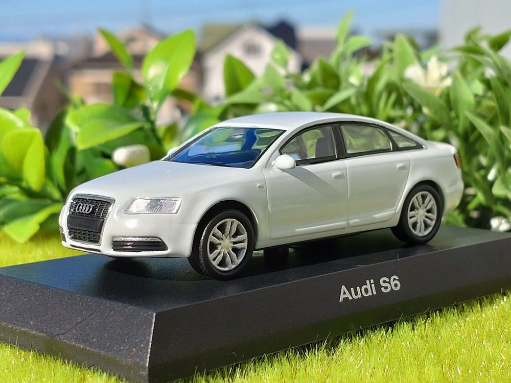 Audi / S6 / 1/64 Diecast Car / Kyosho