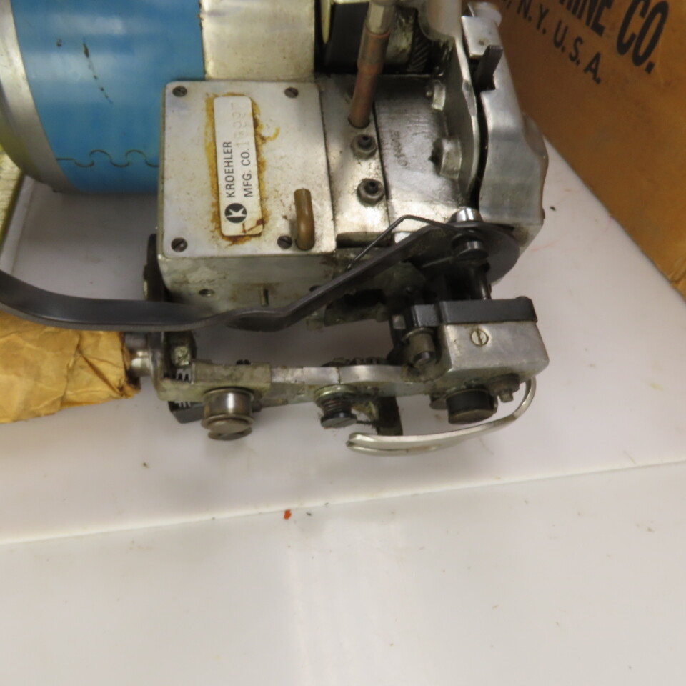 Eastman Blue Streak Class 623 Industrial Fabric Cutting Machine 220V 3PH