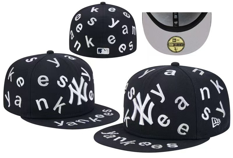 Men's New Era Navy New York Yankees Team Confetti 59FIFTY Fitted Hat