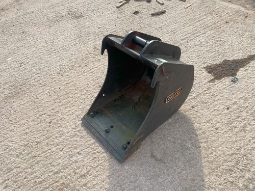 450mm Digging Bucket 45mm Pins - Unused - Price £375.00 + VAT @ 20% B297 - Picture 1 of 7