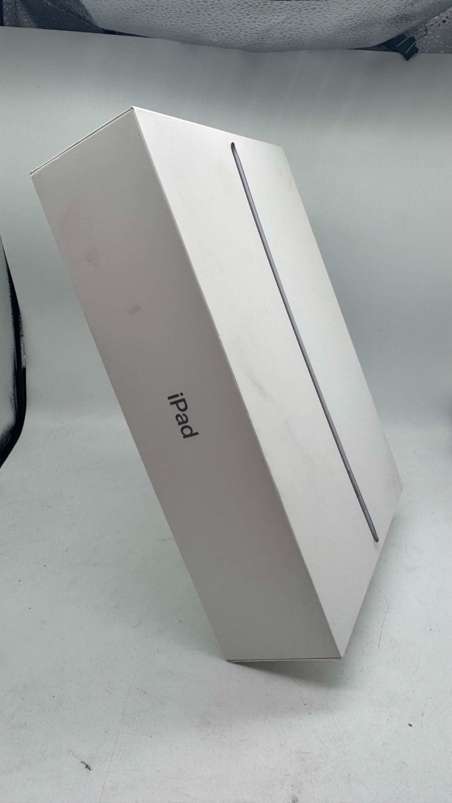 Apple iPad 6th Gen. MR7F2B/A 32GB Wi-Fi  9.7in. - Space Grey image 10